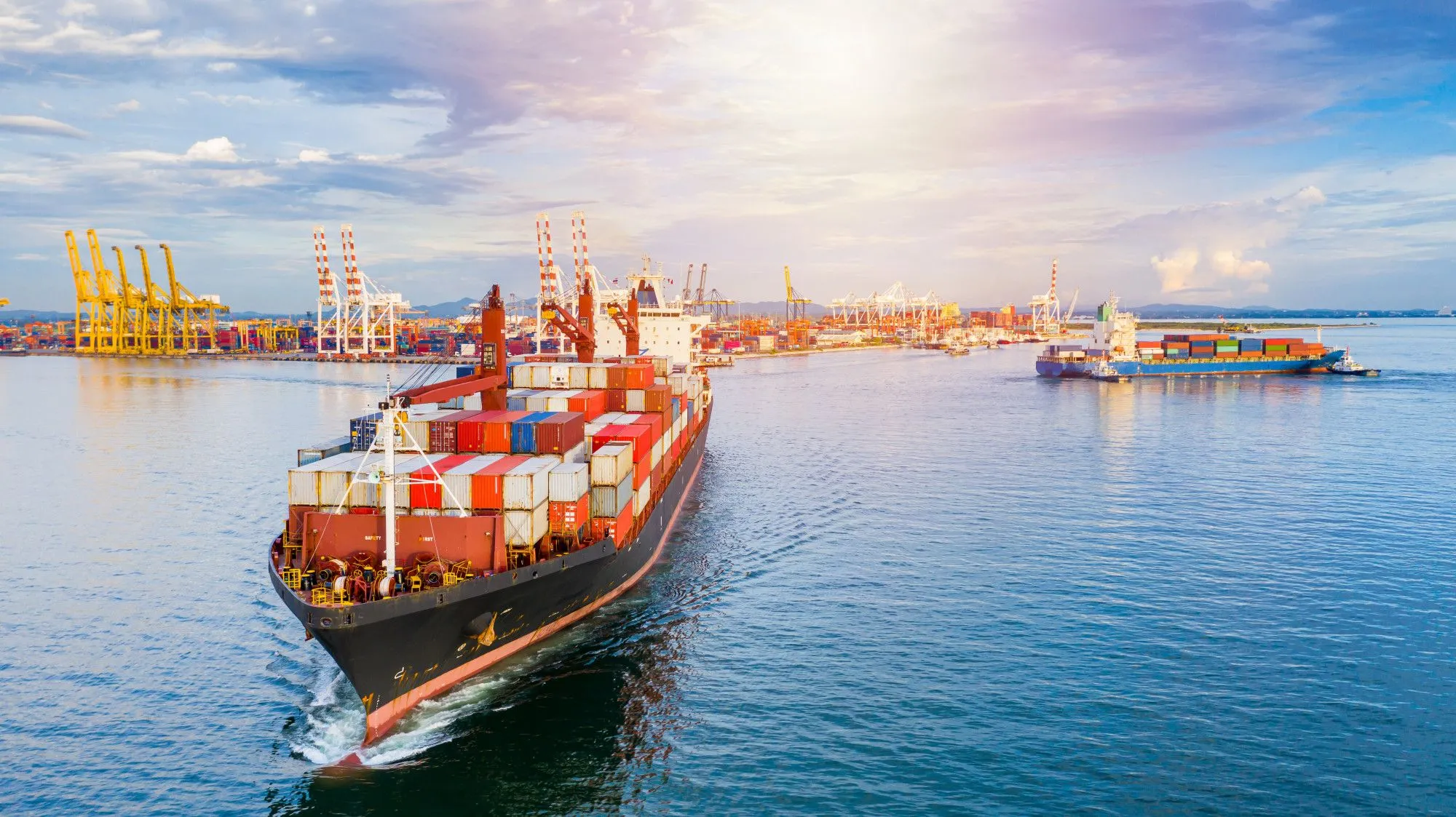 barco carguero asesorìa en importaciones